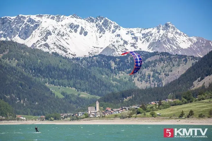Reschensee Kitesurfen – Kitereisen an den Homespot von Element Sports