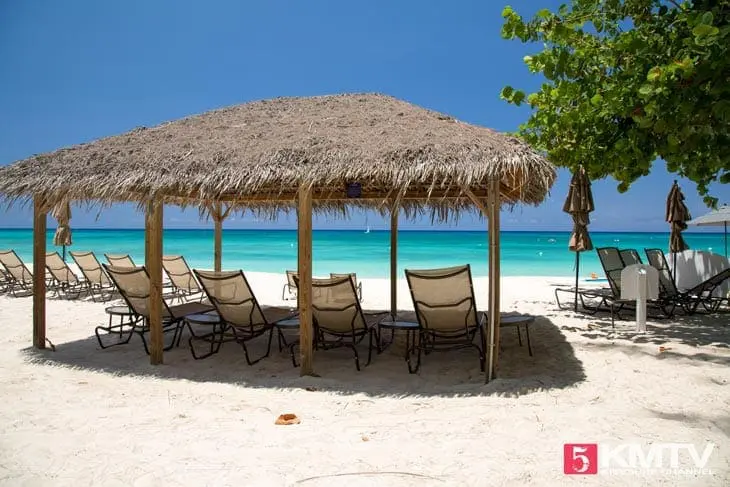Seven Mile Beach – Cayman Islands Kitesurfen und Kitereisen Seven Mile Beach - Cayman Islands Kitesurfen und Kitereisen