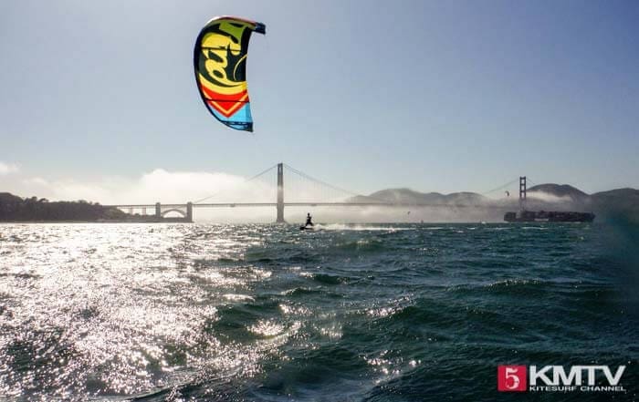 Kitereisen San Francisco - Kitesurfen unter der Golden Gate Bridge