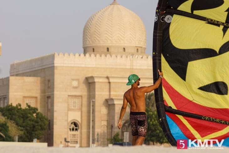 Kitereisen Dubai – Kitesurfen in der Stadt der Superlative