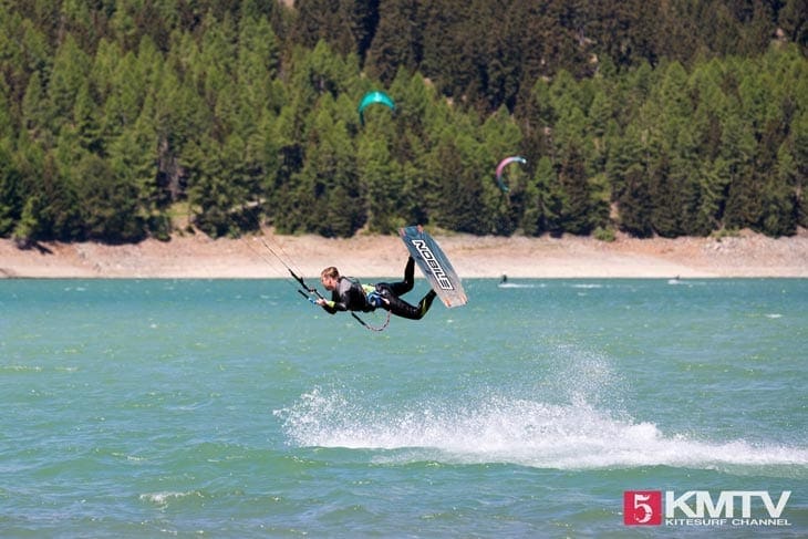 Kitesurf Action am Reschensee by kitereisen.tv