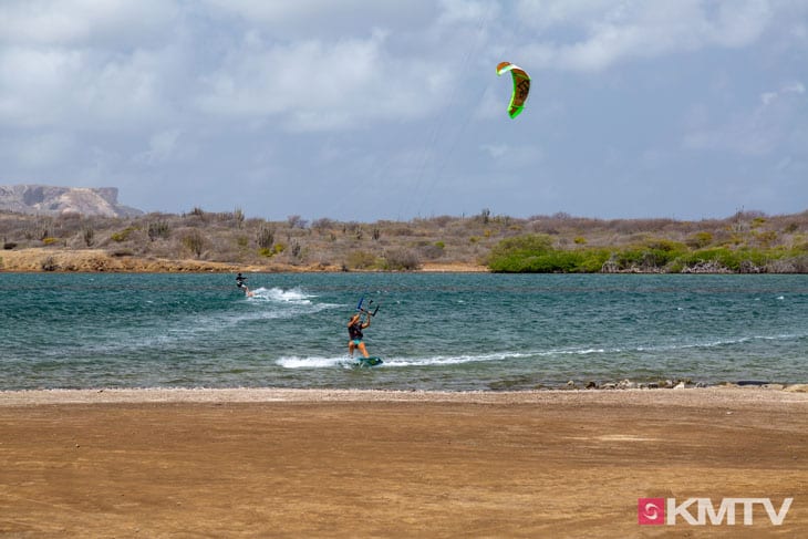 Kitespot Sint Joris Baai - Curacao Kitereisen und Kitesurfen