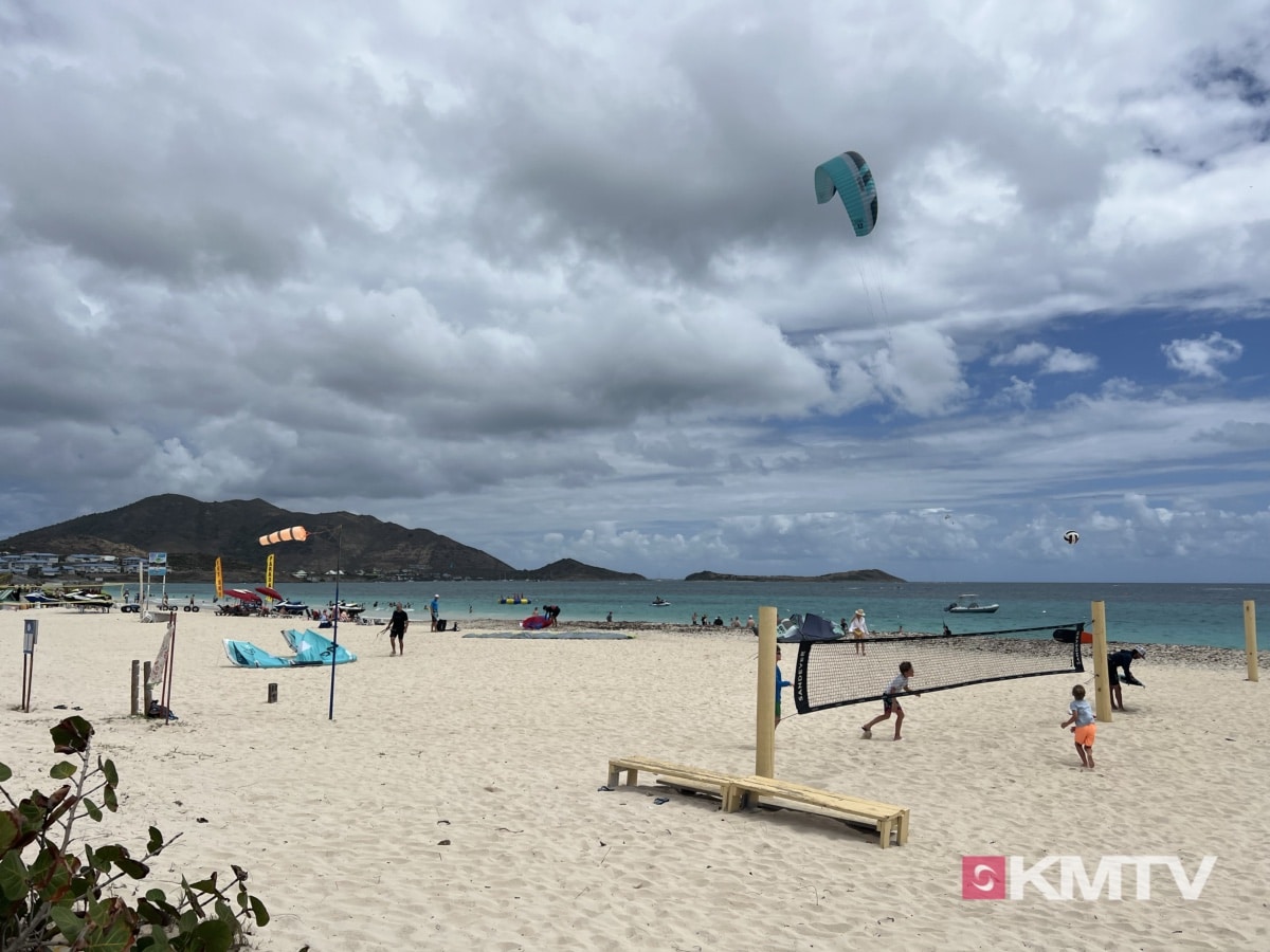Kitesurfer an der Orient Bay Saint Martin bei Passatwind